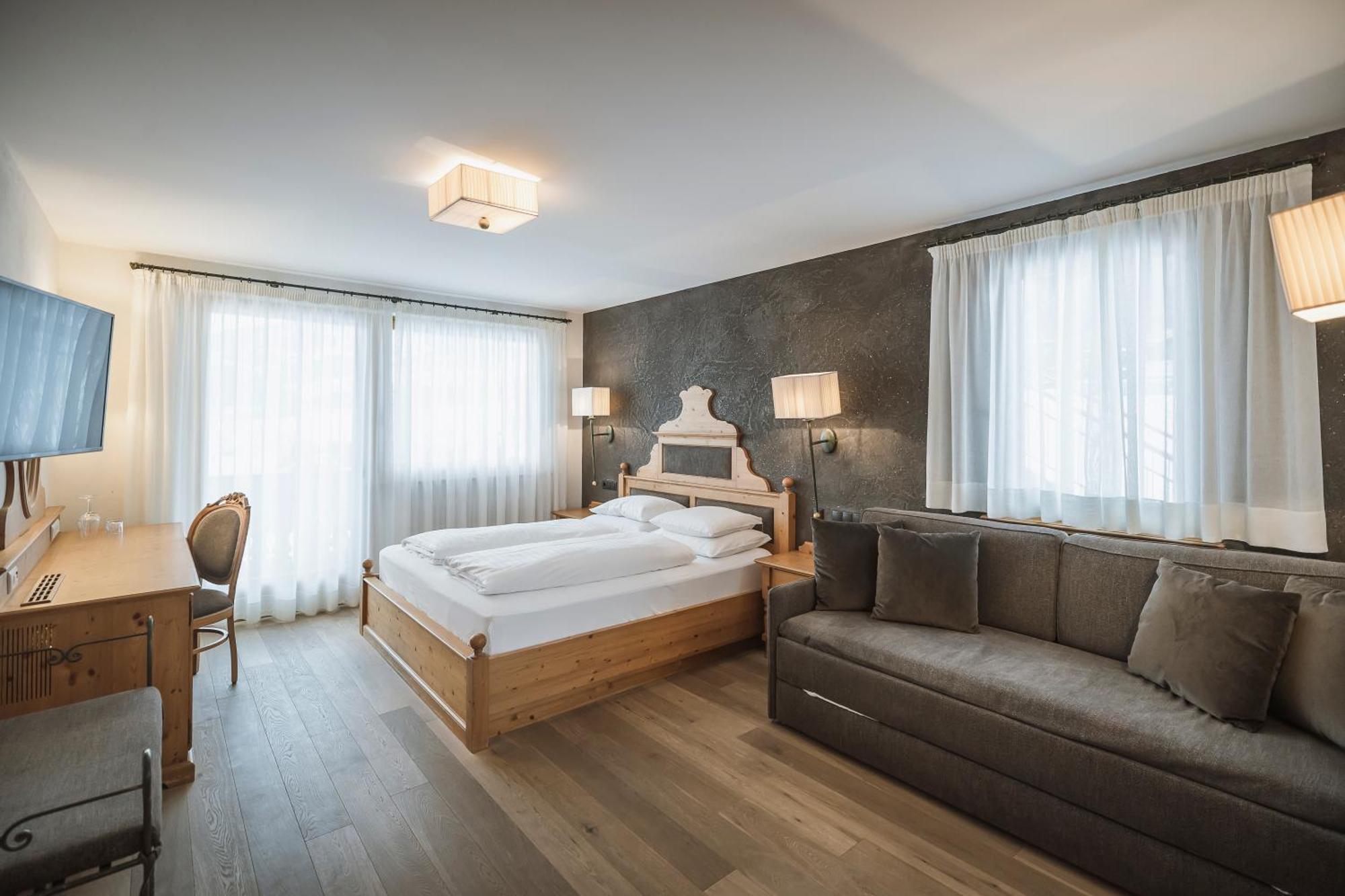 Hotel Solvie ฟัลเซส ภายนอก รูปภาพ